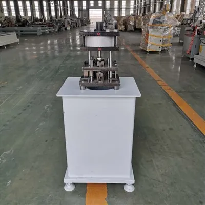 Machine à percevoir de fenêtre en aluminium